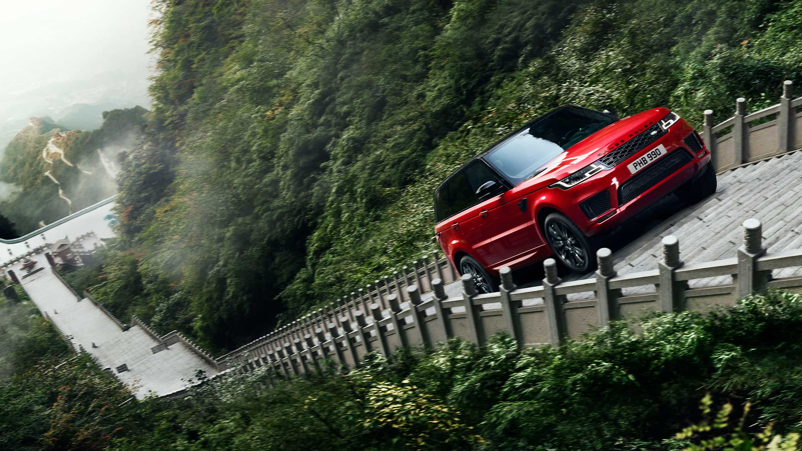 Range Rover Sport SVR Taming Tianmen Road