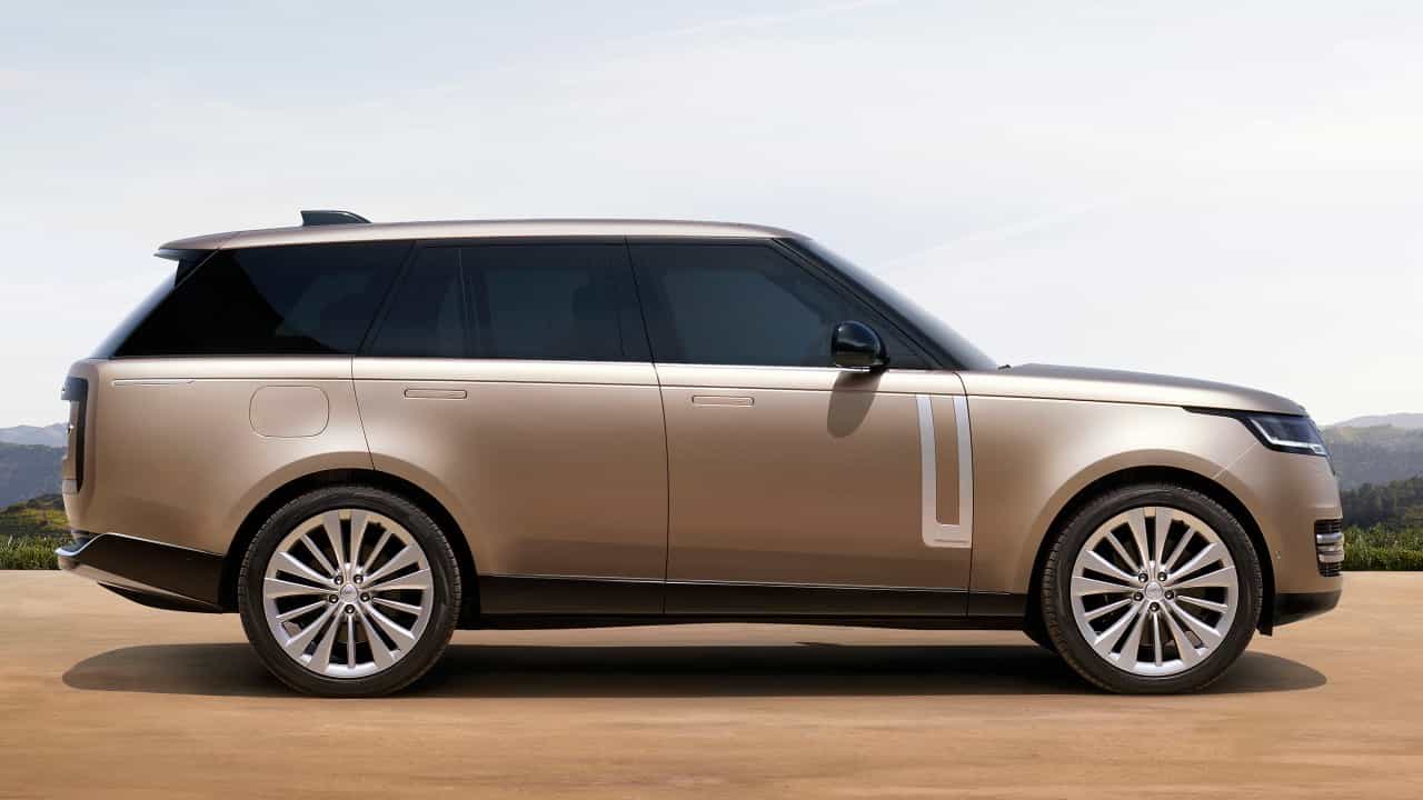 Por encima de la cabeza y el hombro mostaza bendición New Range Rover Velar | Range Rover