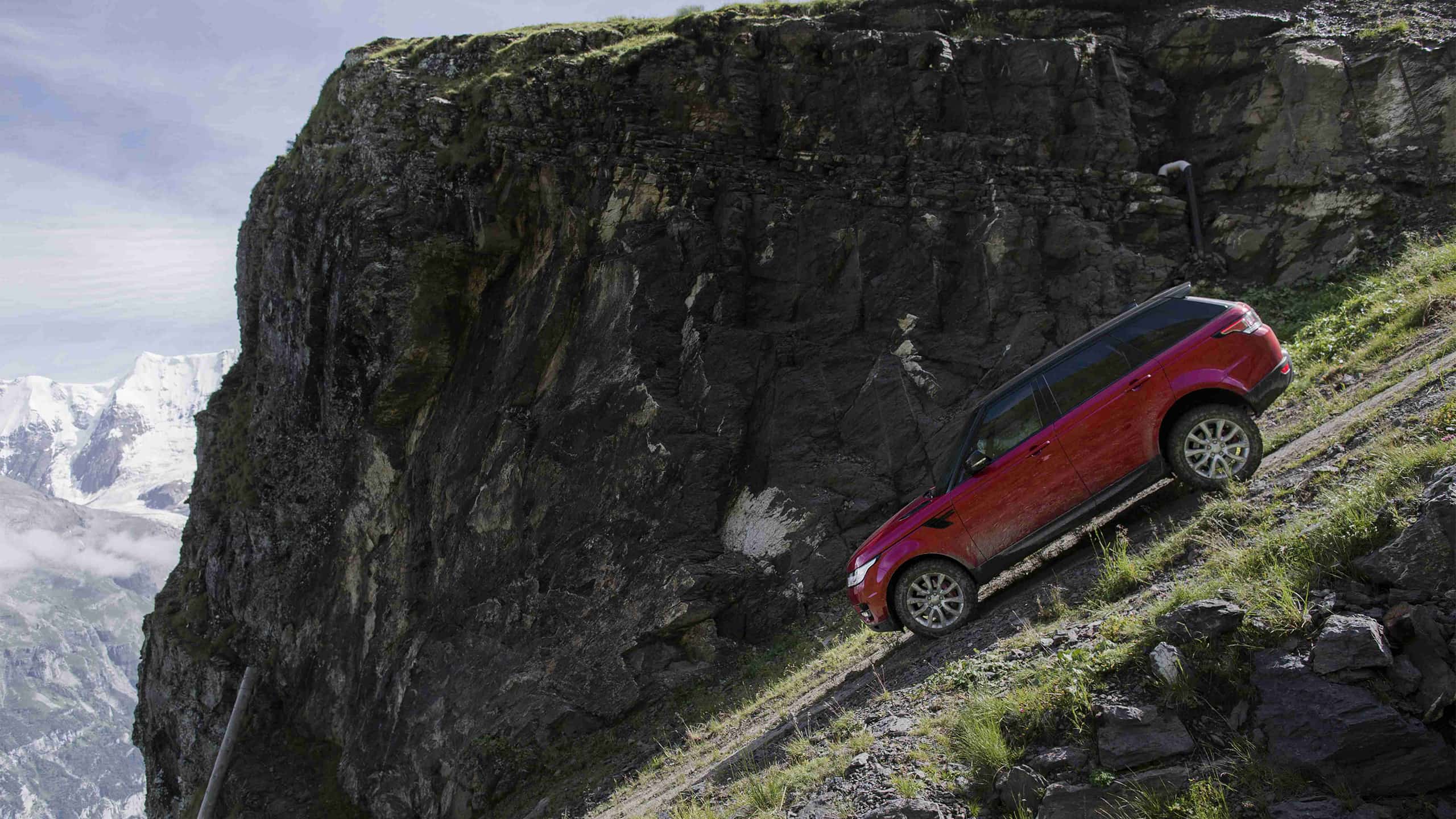 Range Rover Sport Downhill 